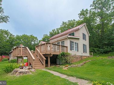 8270 ROGUES ROAD, CATLETT, VA 20119