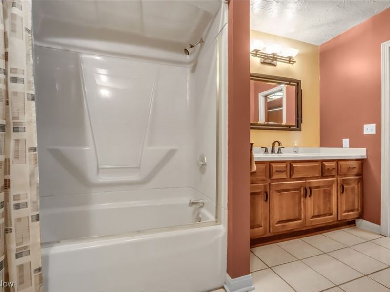 8001 Robin Lane, Brecksville, OH 44141 Photo 28