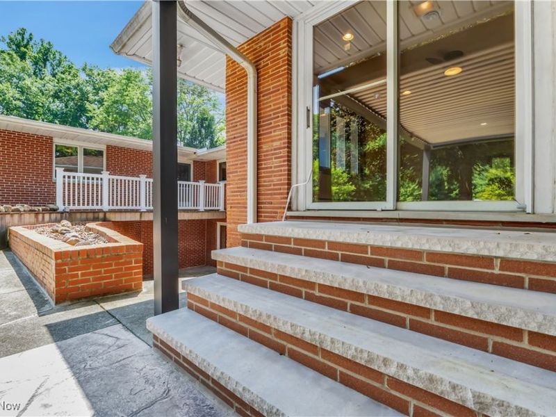 8001 Robin Lane, Brecksville, OH 44141 Photo 5