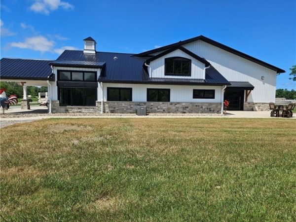1180 N County Line Road, Geneva, OH 44041