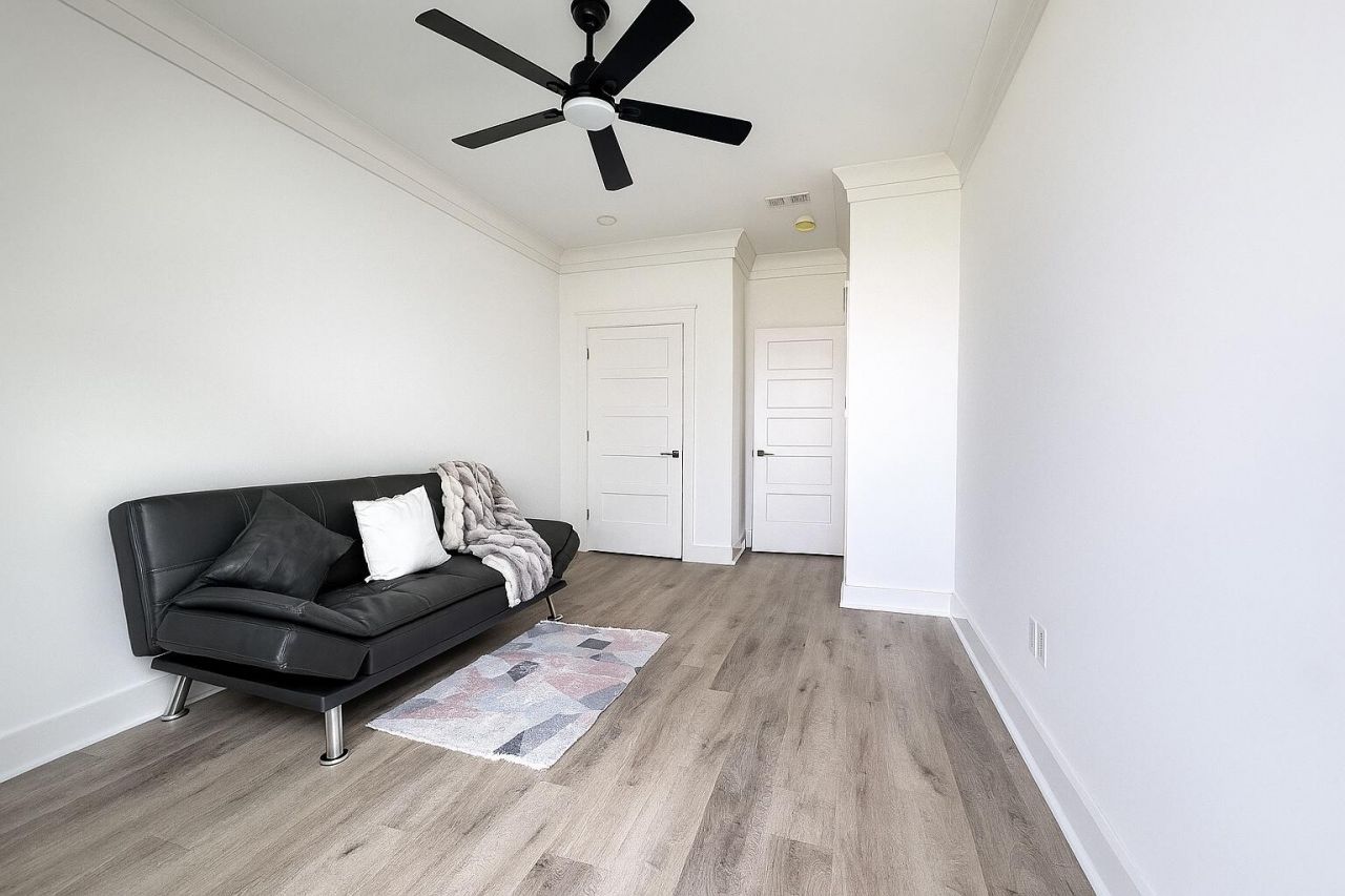 4950 Nesbit Avenue Photo 16