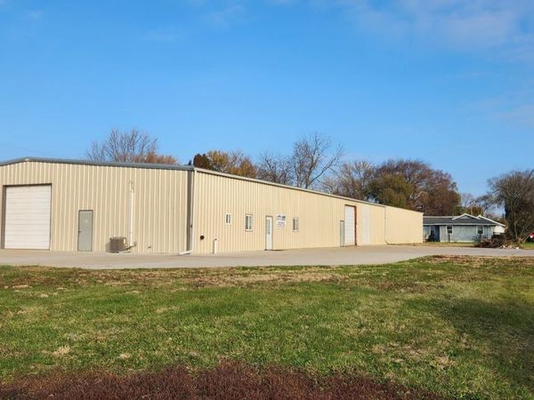 407 East Avenue, Sterling, IL 61081