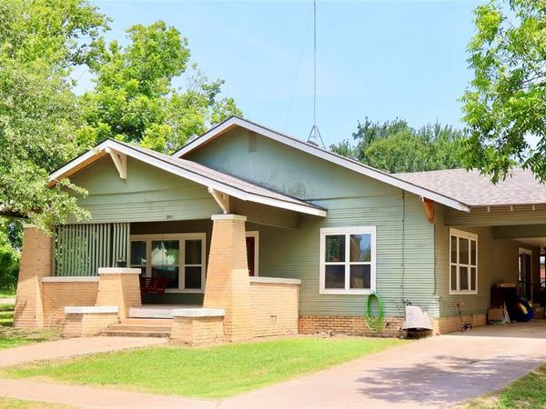 203 E Bennett Street, Strawn, TX 76475
