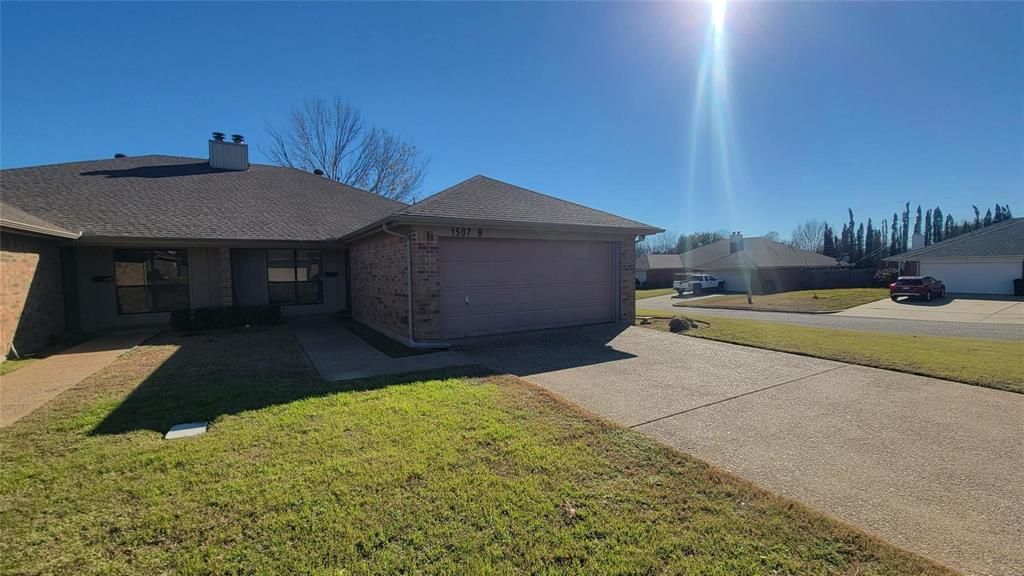 1507 Lindsey Lane W, Unit B, Cleburne, TX 76033 Main Photo