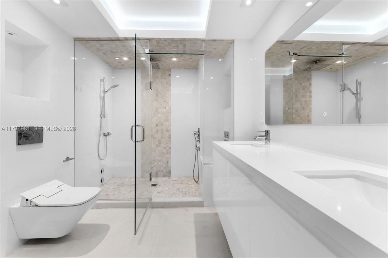 9801 Collins Ave, Unit 17P, Bal Harbour, FL 33154 Photo