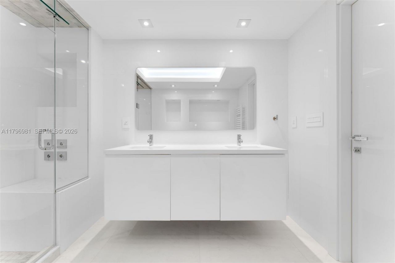 9801 Collins Ave, Unit 17P, Bal Harbour, FL 33154 Photo