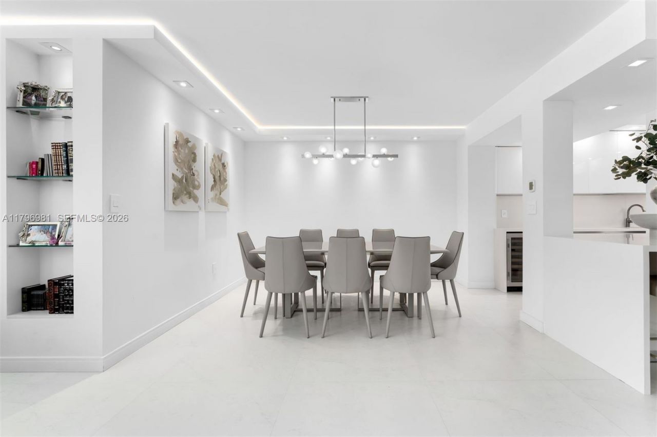 9801 Collins Ave, Unit 17P, Bal Harbour, FL 33154 Photo