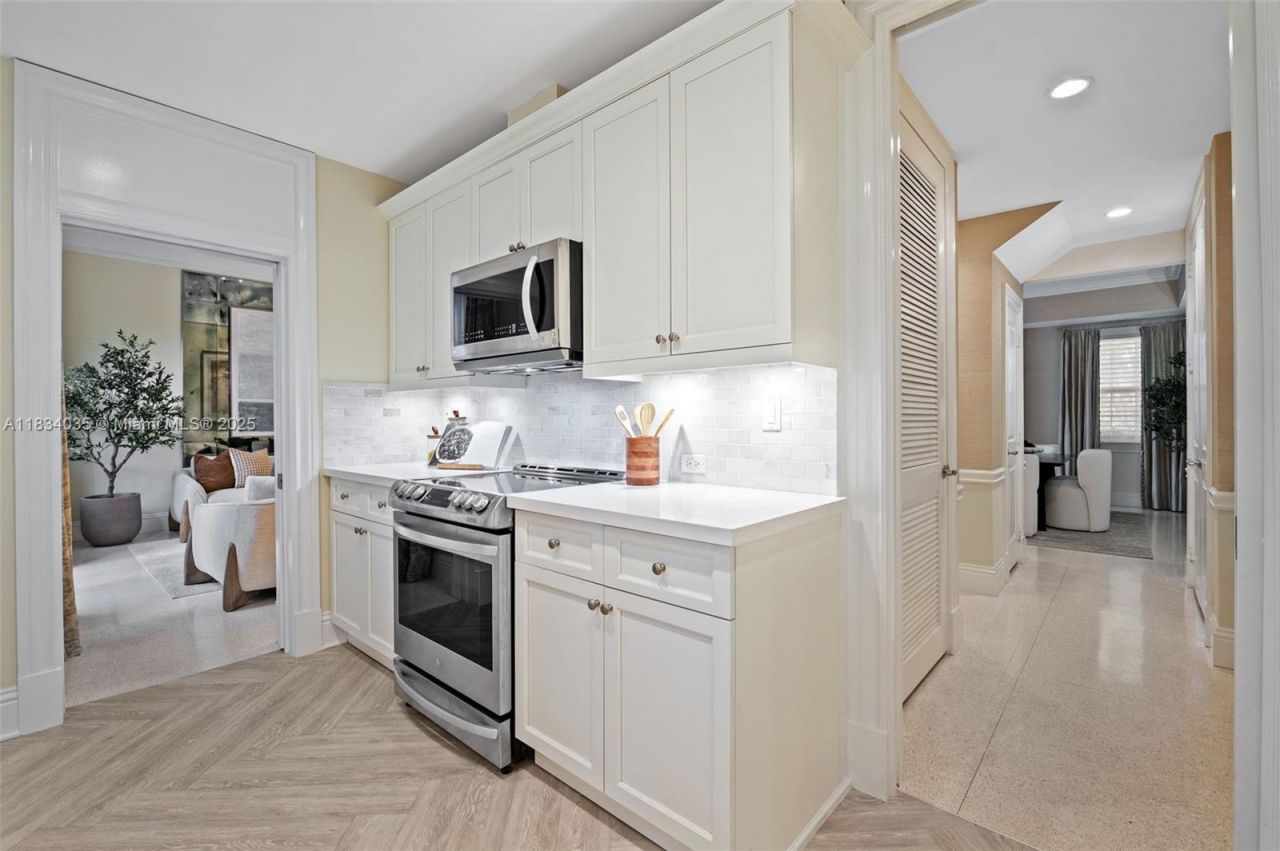 568 Loretto Ave, Unit 11, Coral Gables, FL 33146 Photo