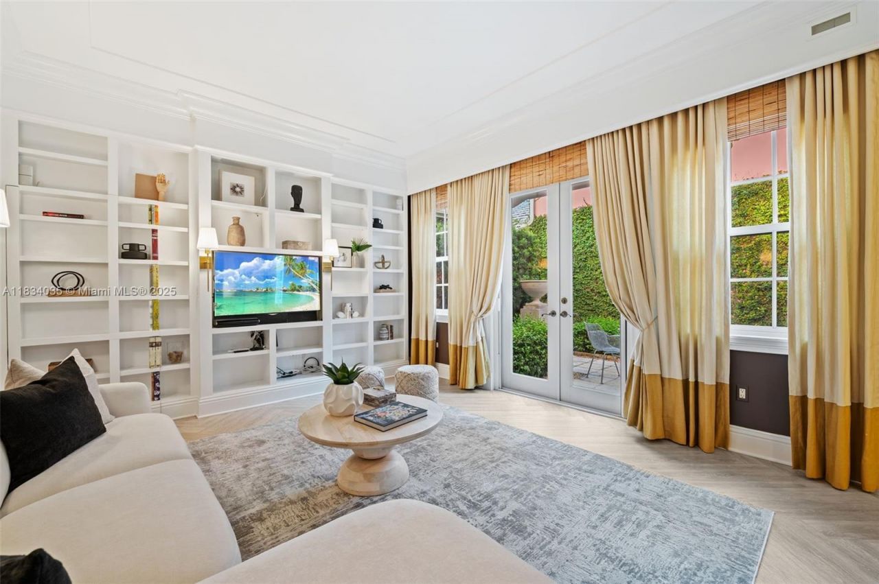 568 Loretto Ave, Unit 11, Coral Gables, FL 33146 Photo