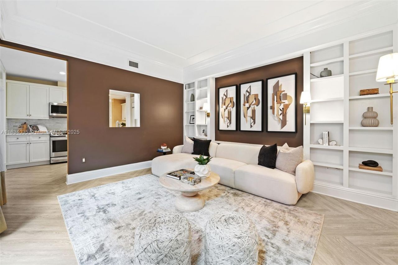 568 Loretto Ave, Unit 11, Coral Gables, FL 33146 Photo