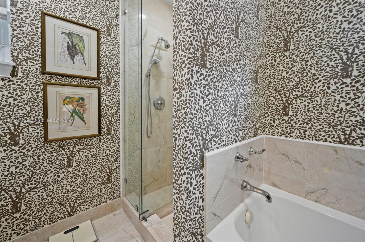 568 Loretto Ave, Unit 11, Coral Gables, FL 33146 Photo