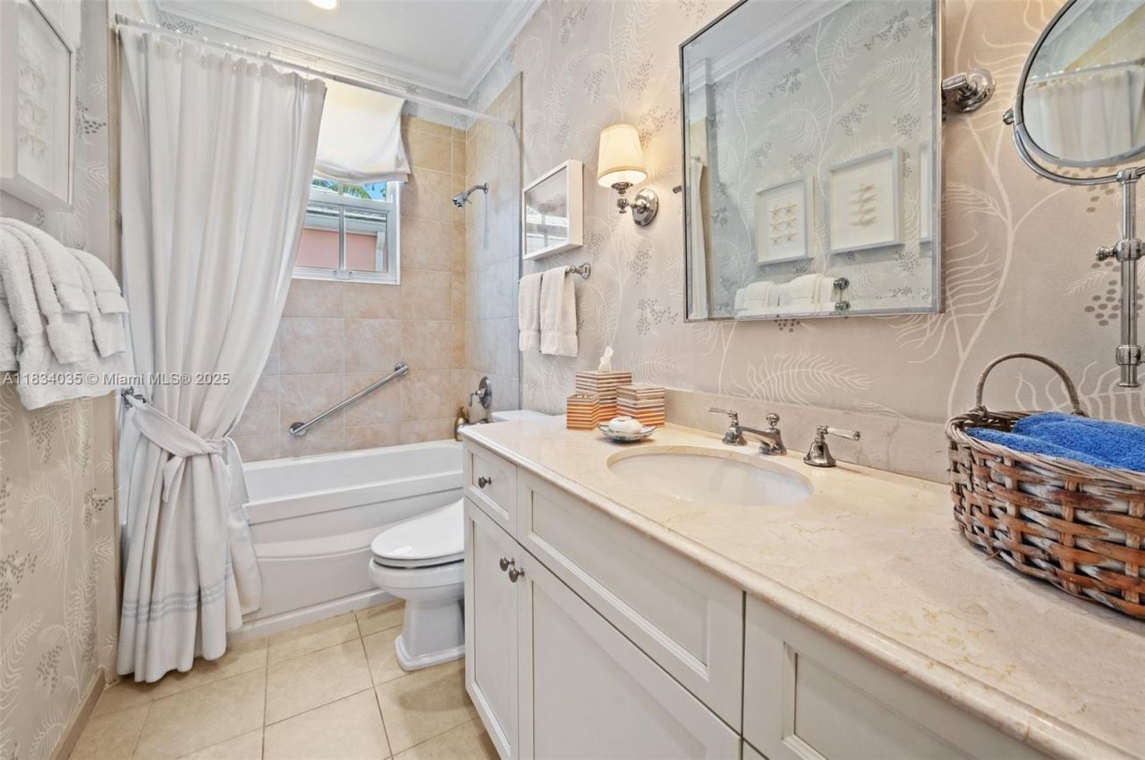 568 Loretto Ave, Unit 11, Coral Gables, FL 33146 Photo