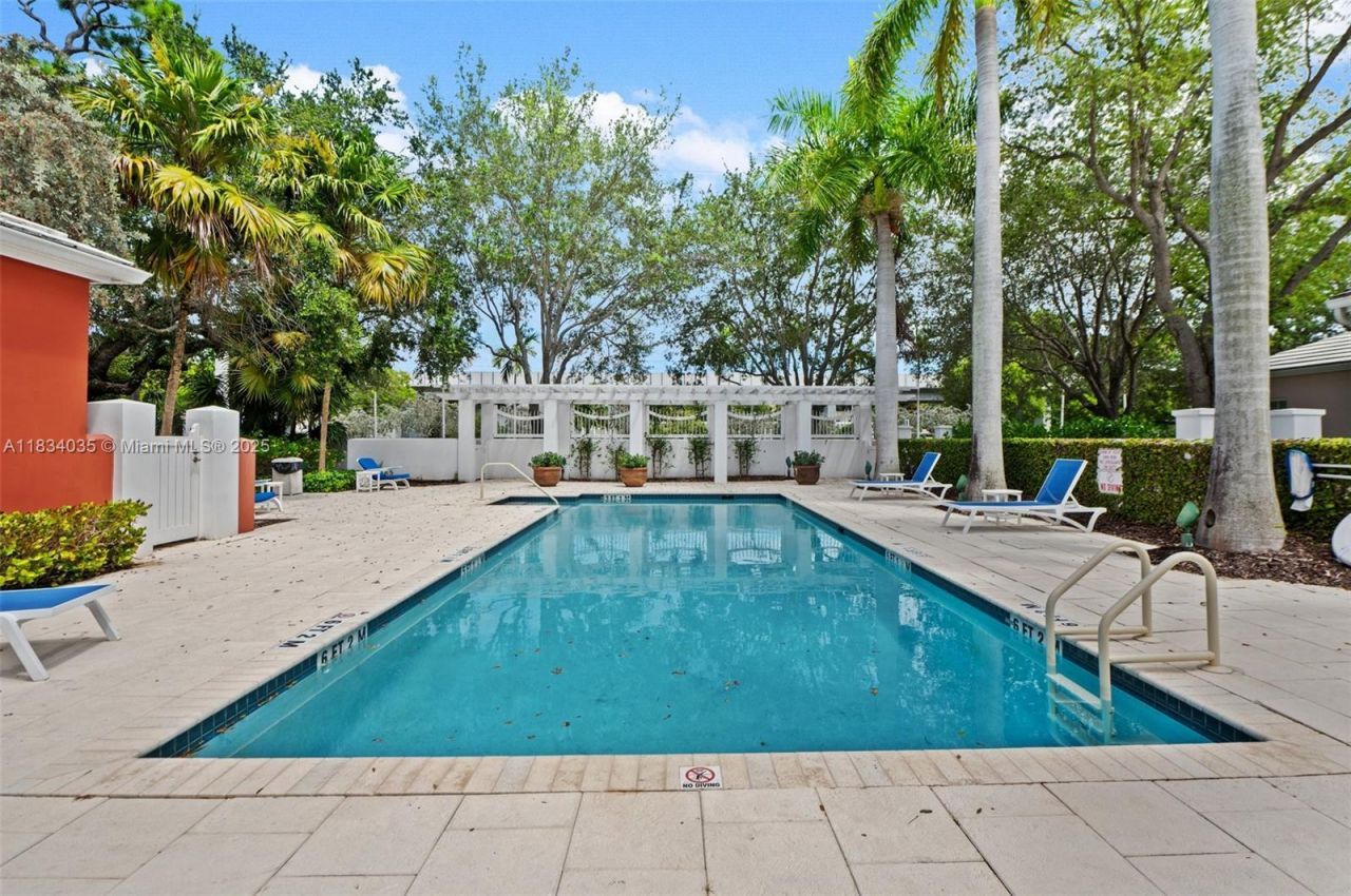 568 Loretto Ave, Unit 11, Coral Gables, FL 33146 Photo