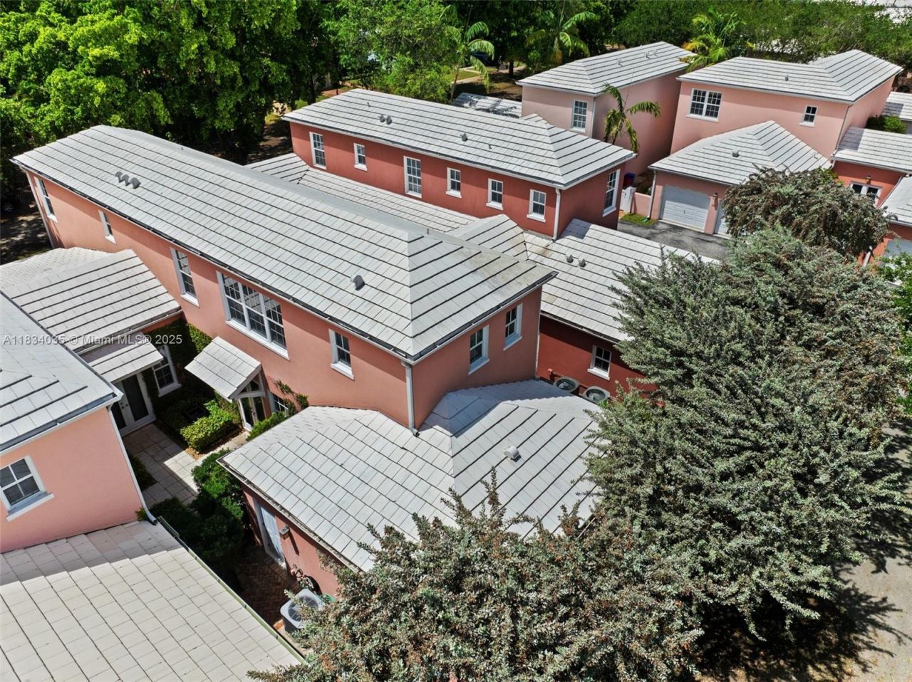 568 Loretto Ave, Unit 11, Coral Gables, FL 33146 Photo