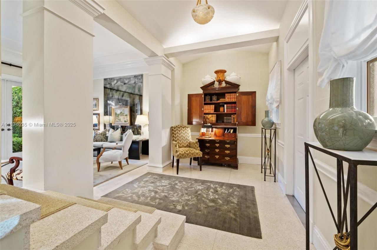 568 Loretto Ave, Unit 11, Coral Gables, FL 33146 Photo