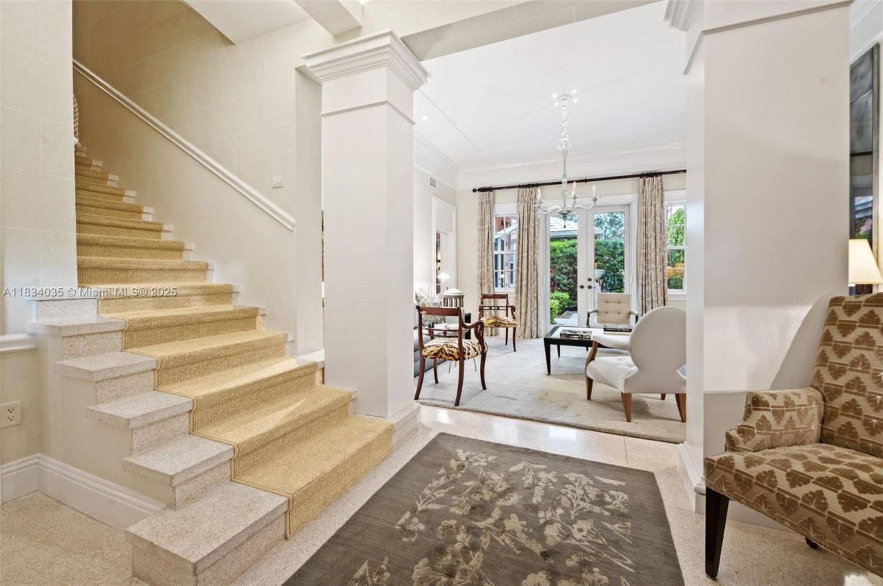 568 Loretto Ave, Unit 11, Coral Gables, FL 33146 Photo