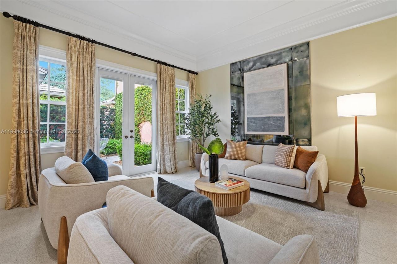 568 Loretto Ave, Unit 11, Coral Gables, FL 33146 Photo