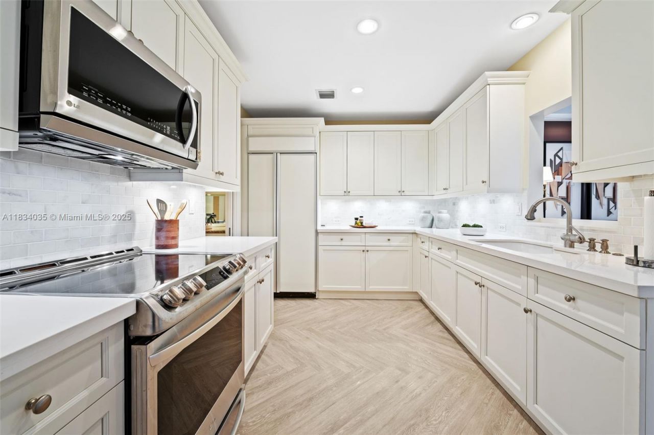 568 Loretto Ave, Unit 11, Coral Gables, FL 33146 Photo