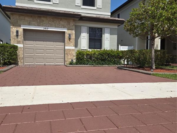 3419 W 109th Pl, Hialeah, FL 33018