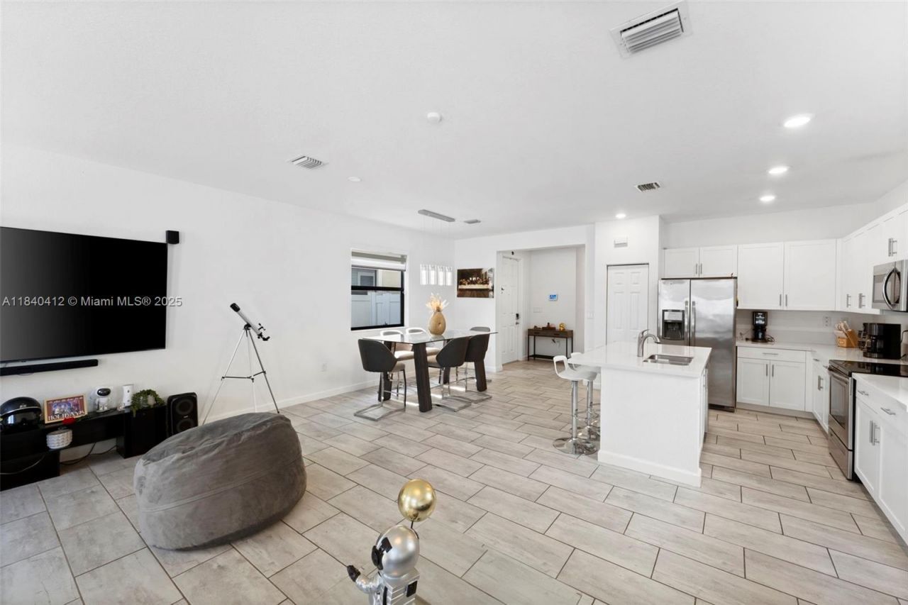 3419 W 109th Pl, Hialeah, FL 33018 Photo