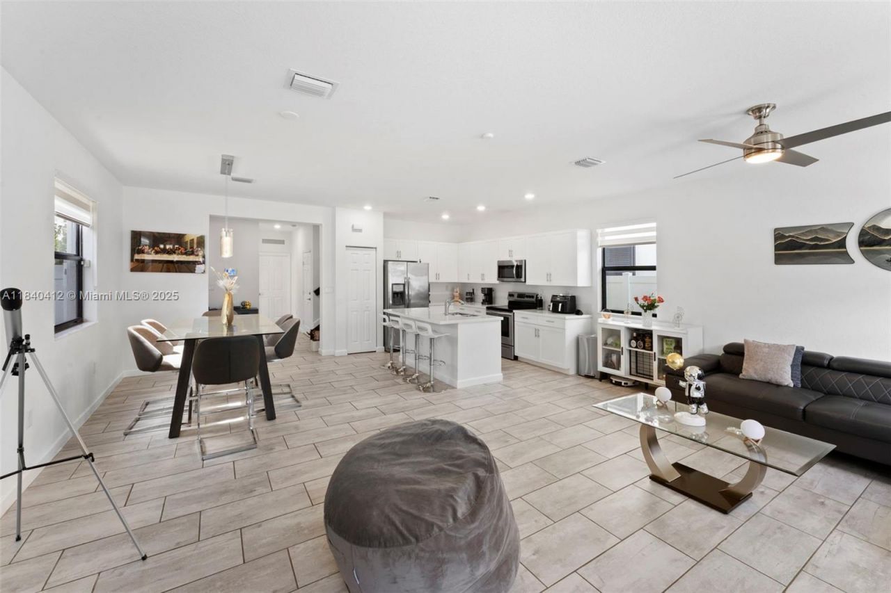 3419 W 109th Pl, Hialeah, FL 33018 Photo