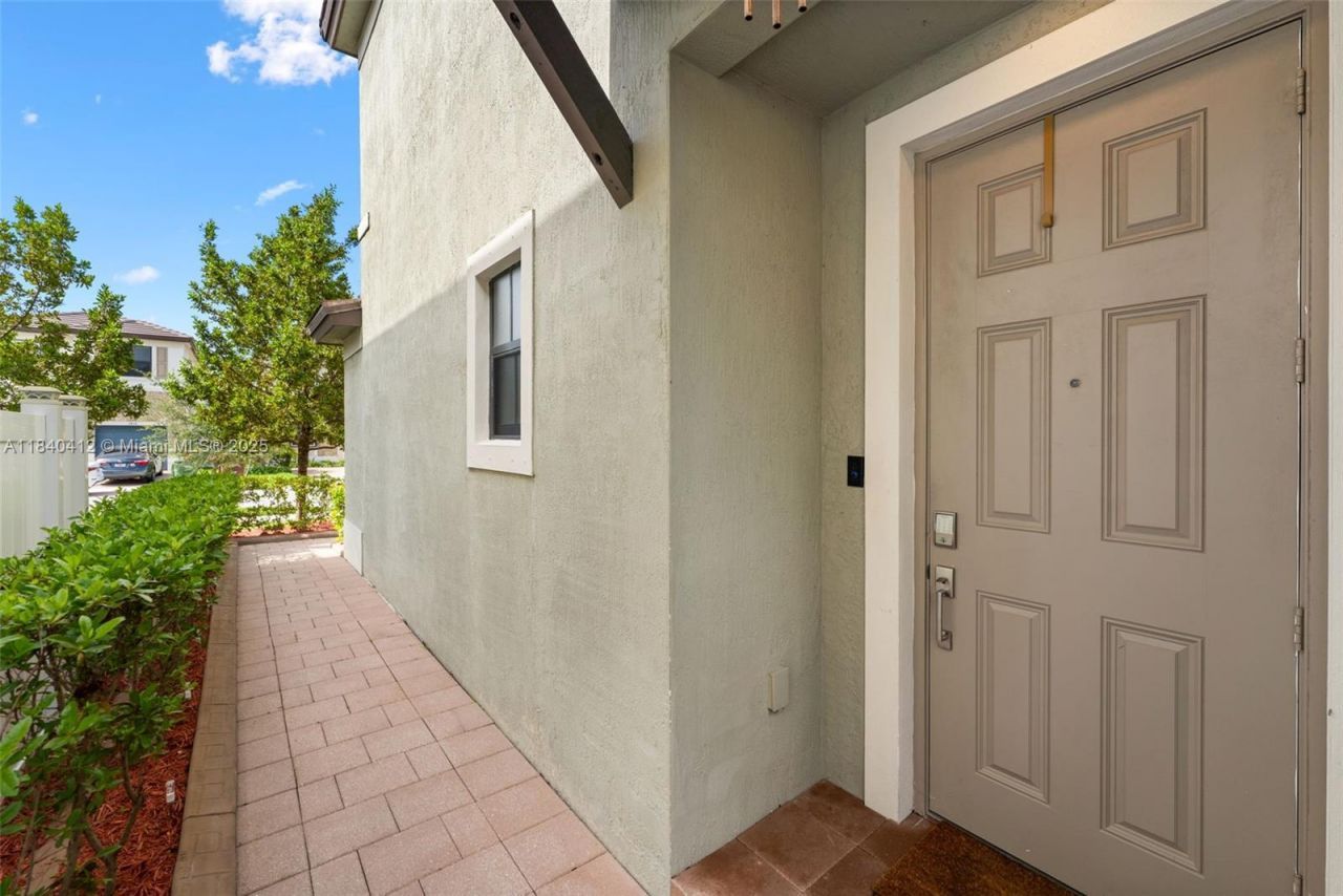 3419 W 109th Pl, Hialeah, FL 33018 Photo