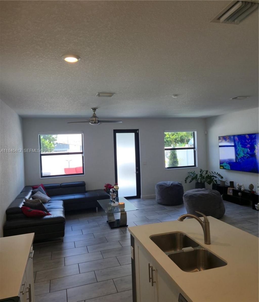 3419 W 109th Pl, Hialeah, FL 33018 Photo