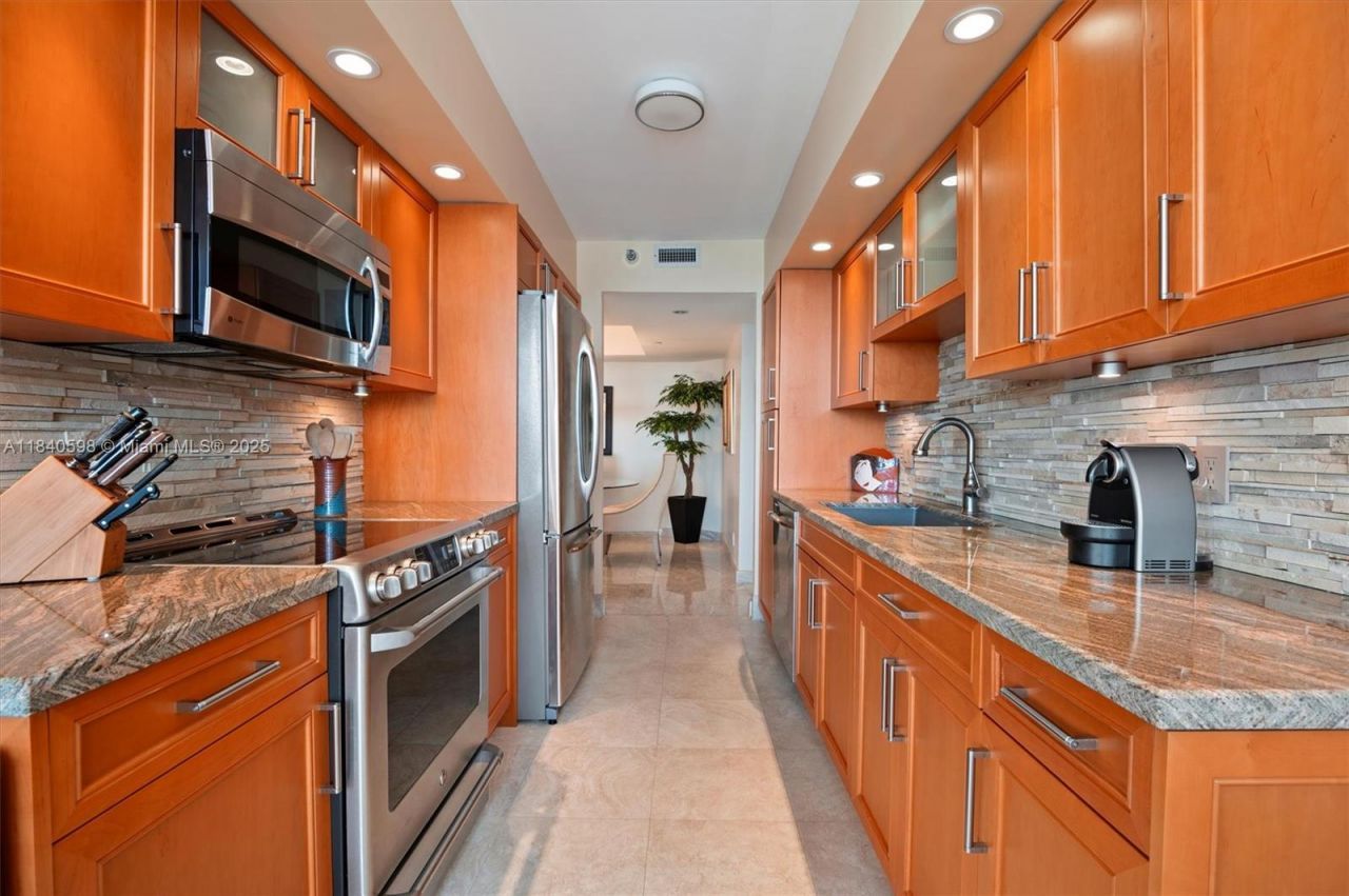 3640 Yacht Club Dr, Unit 1108, Aventura, FL 33180 Photo