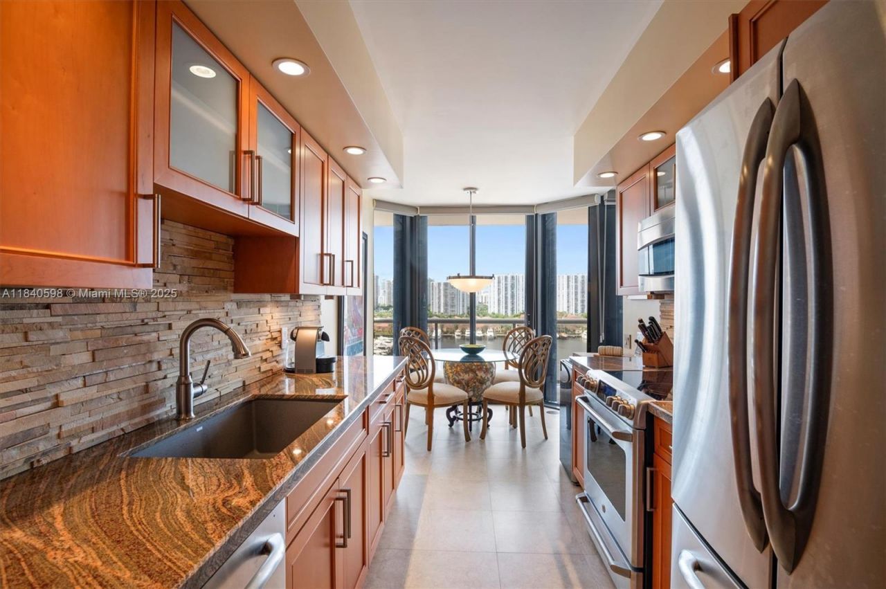 3640 Yacht Club Dr, Unit 1108, Aventura, FL 33180 Photo