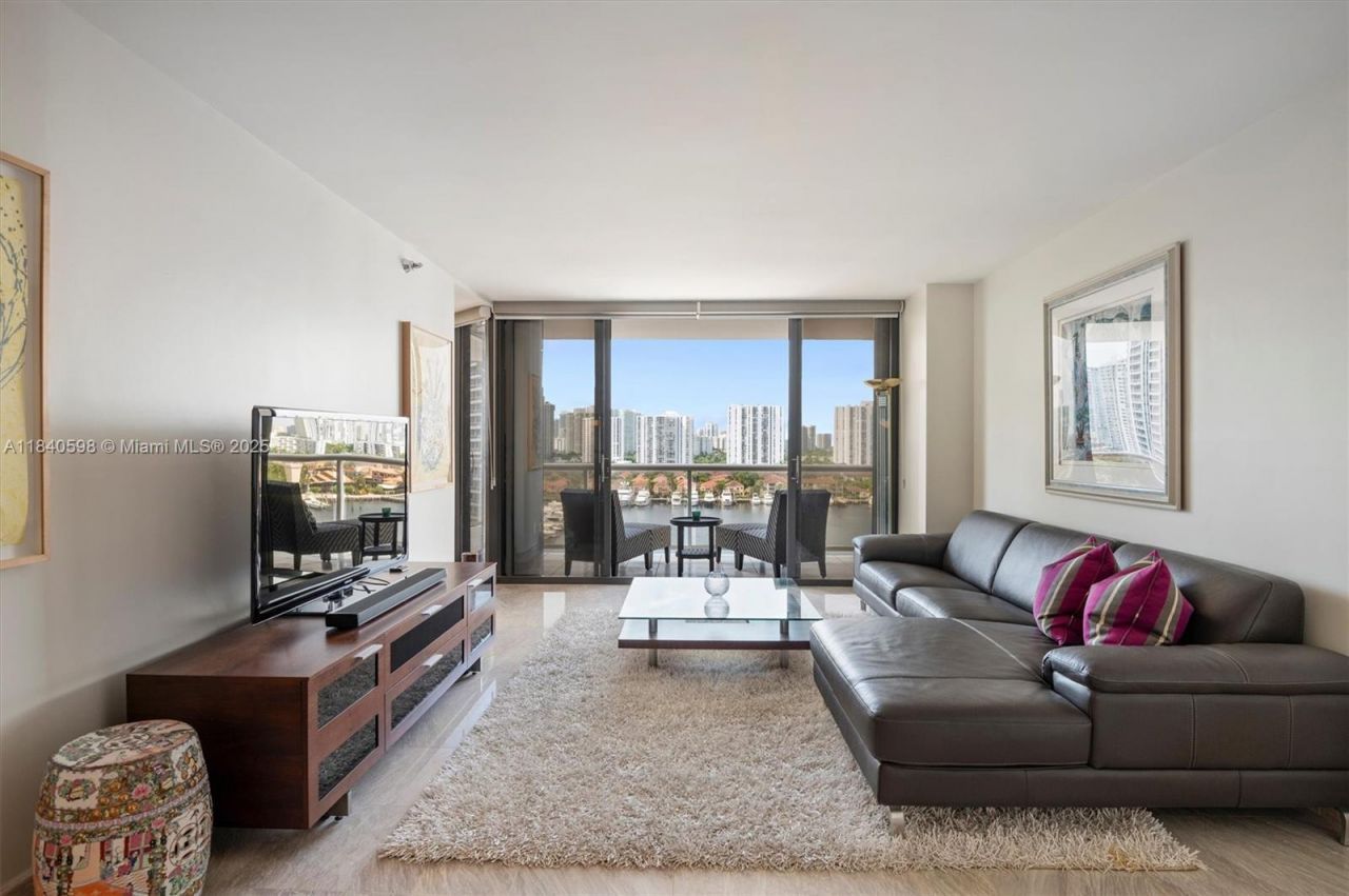 3640 Yacht Club Dr, Unit 1108, Aventura, FL 33180 Photo