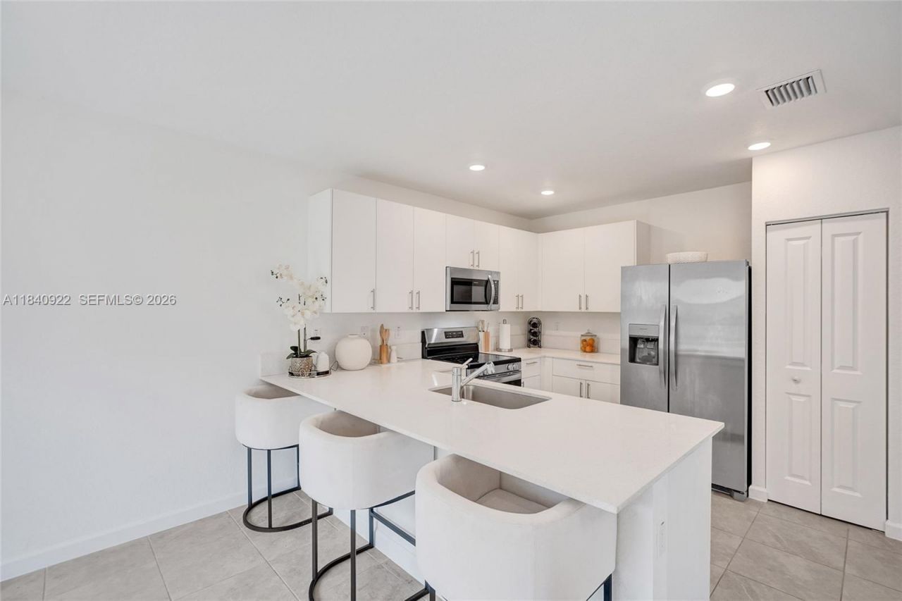 5000 SW 37th St, Pembroke Park, FL 33023 Photo