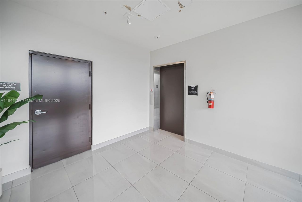 8265 NW 41st St, Unit C-202, Doral, FL 33166 Photo