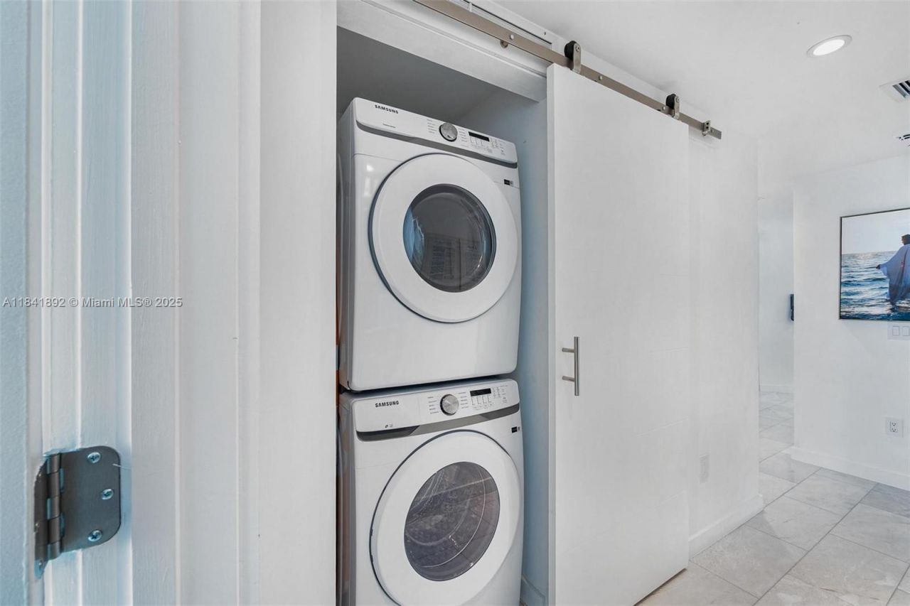 650 NE 32nd St, Unit 2101, Miami, FL 33137 Photo