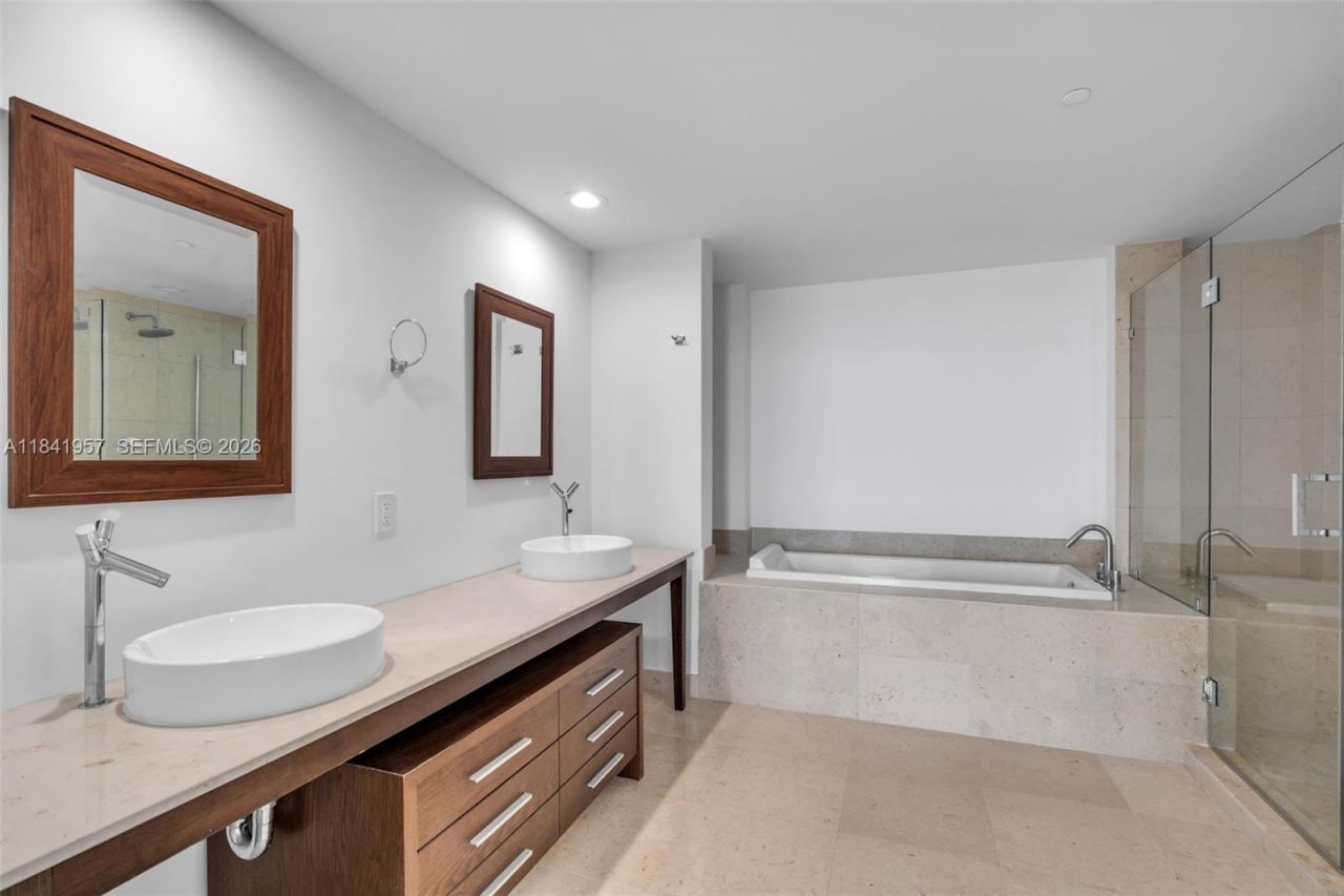 465 Brickell Ave, Unit 3505, Miami, FL 33131 Photo