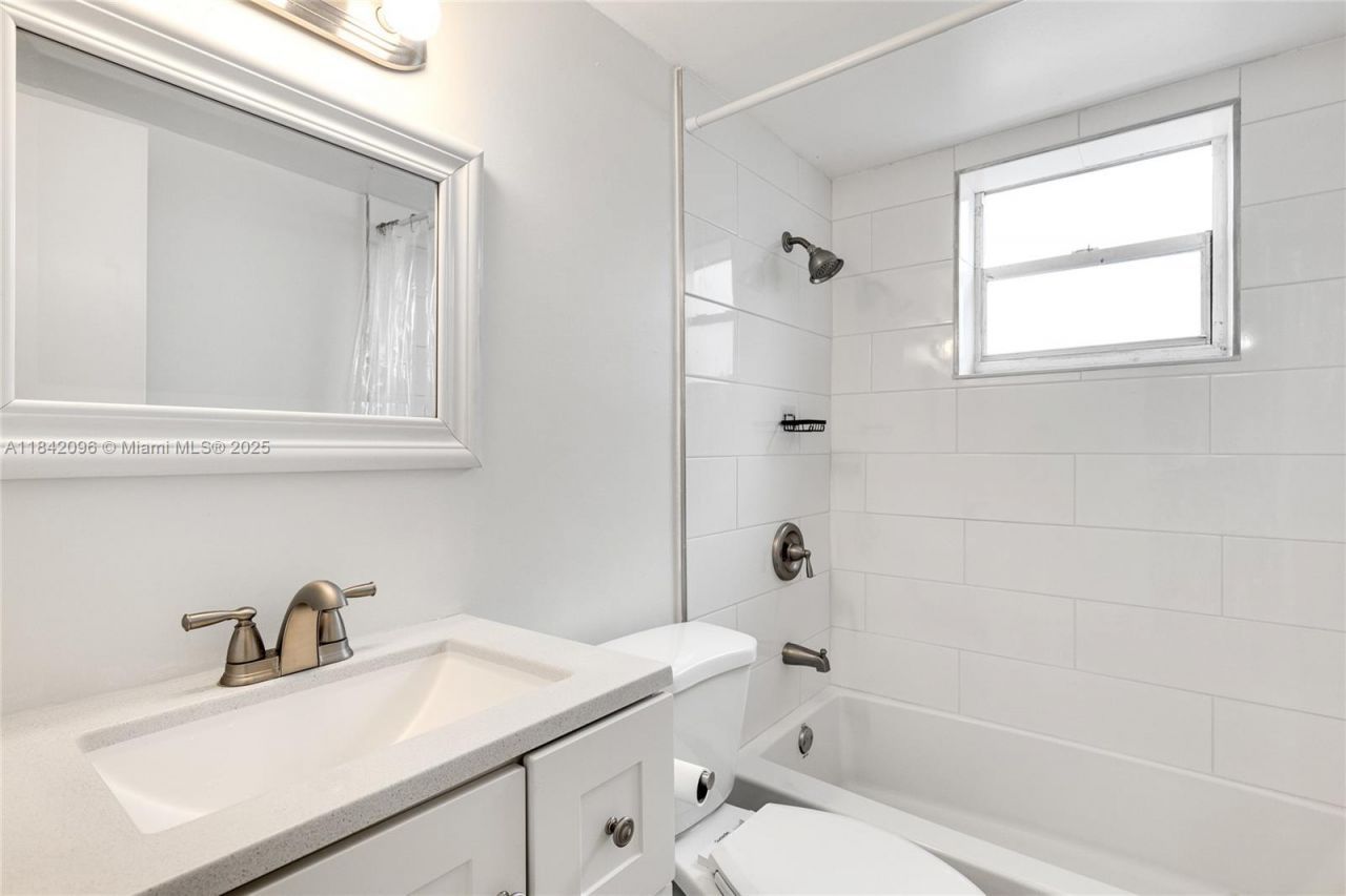 2465 SW 18th Avenue, Unit 3208, Miami, FL 33145 Photo
