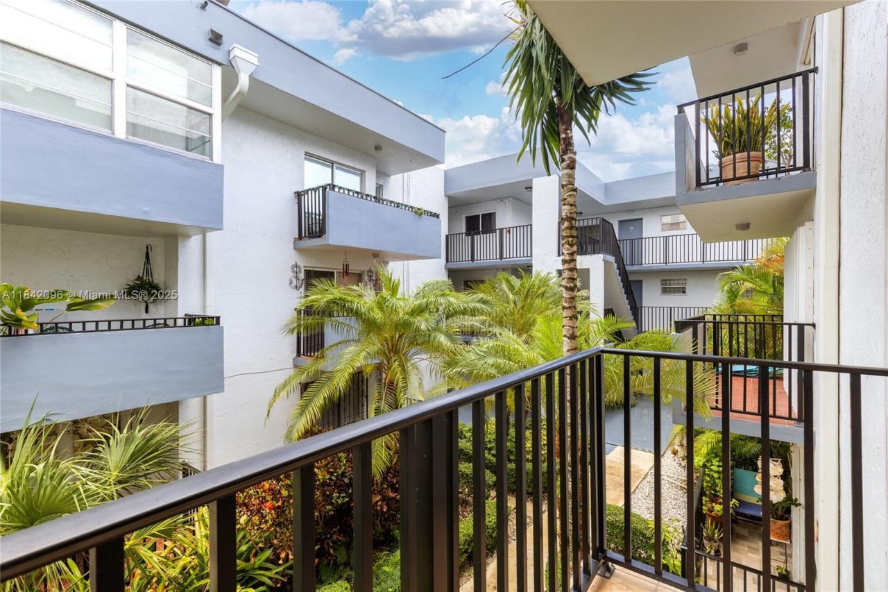 2465 SW 18th Avenue, Unit 3208, Miami, FL 33145 Photo