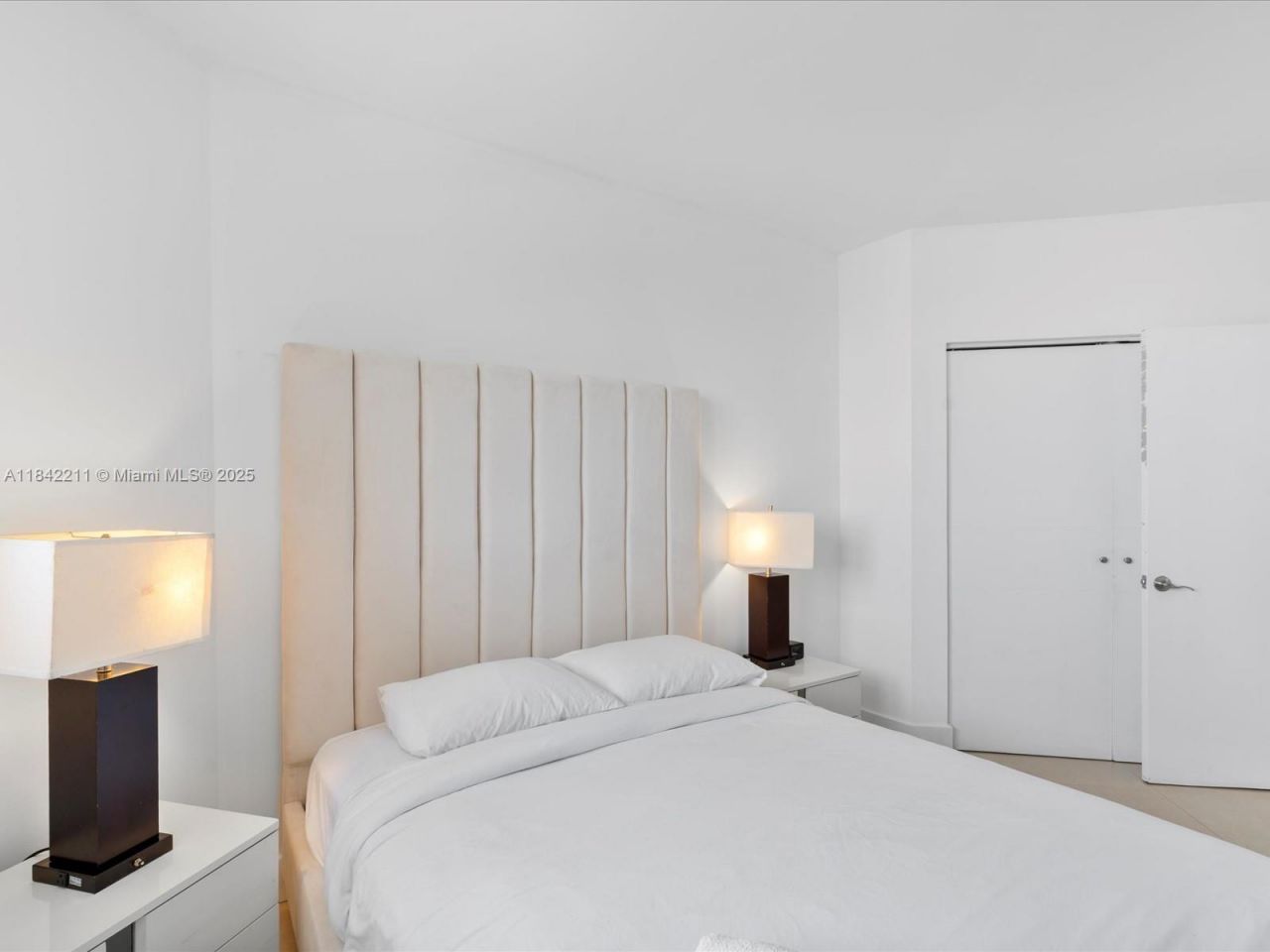 17375 Collins Ave, Unit 808, Sunny Isles Beach, FL 33160 Photo