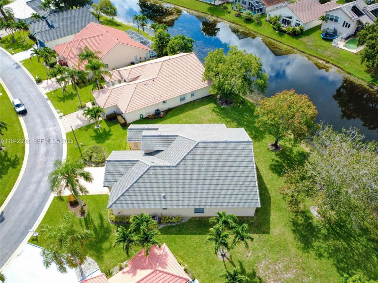 2549 Egret Lake Dr, Greenacres, FL 33413 Photo