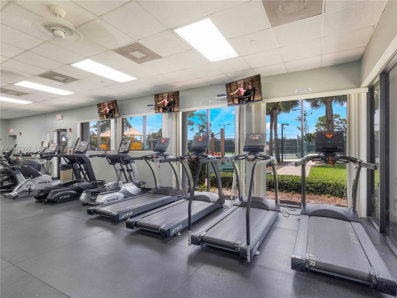 2549 Egret Lake Dr, Greenacres, FL 33413 Photo