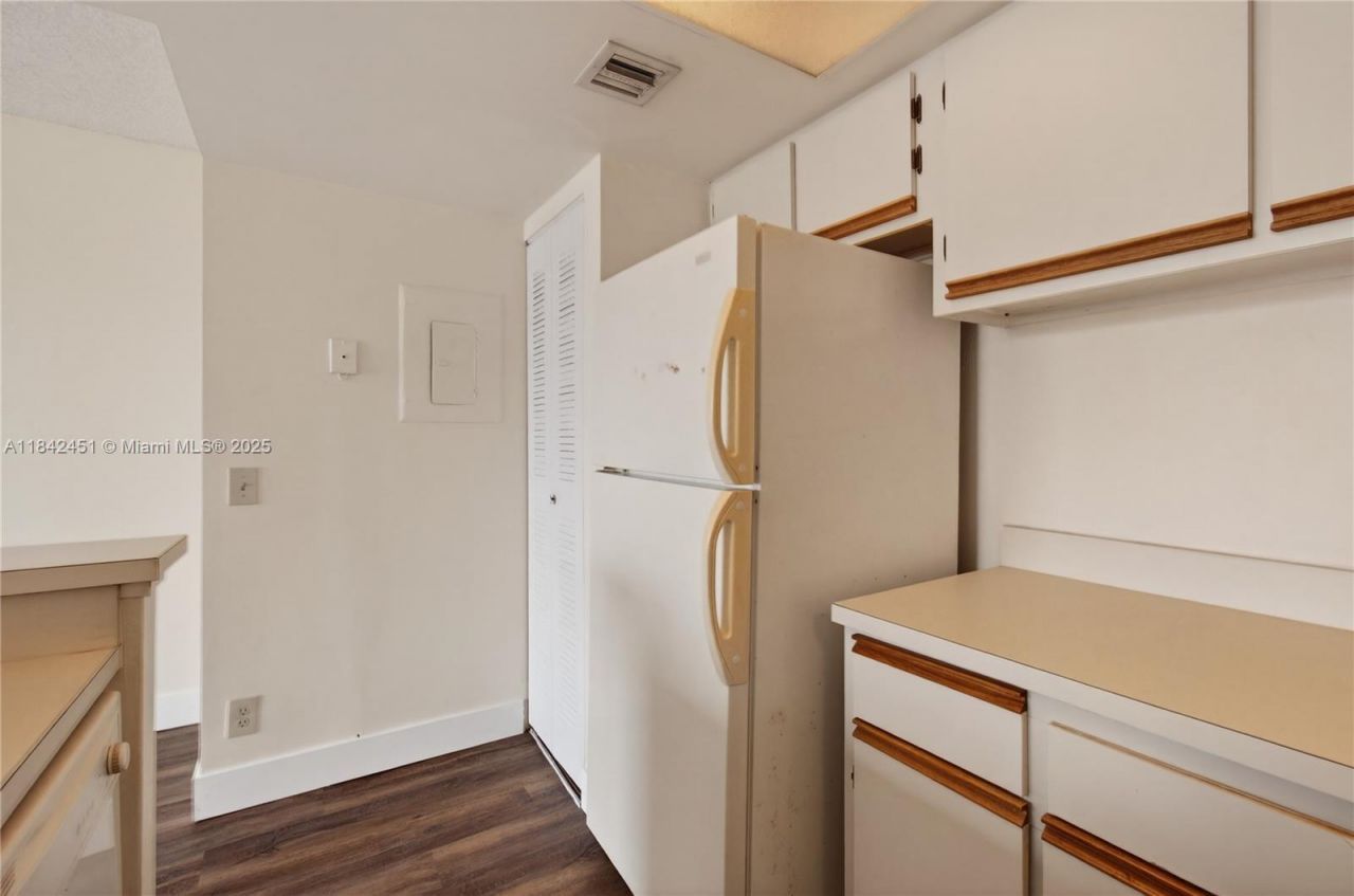 Please Call For Address, Unit 22, West Palm Beach, FL 33401 Photo