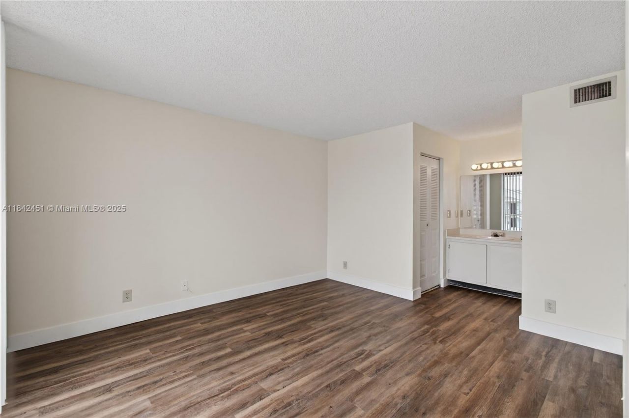 Please Call For Address, Unit 22, West Palm Beach, FL 33401 Photo