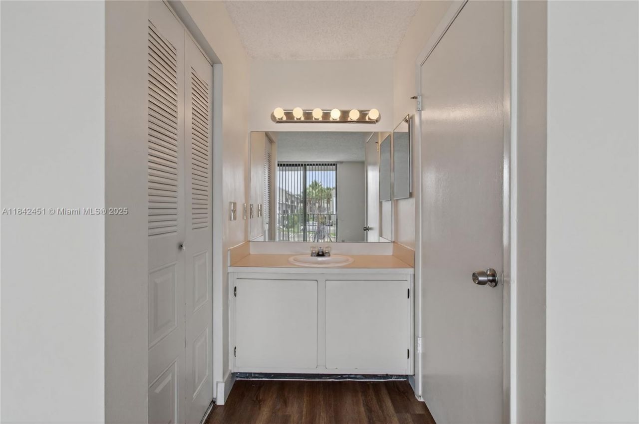 Please Call For Address, Unit 22, West Palm Beach, FL 33401 Photo