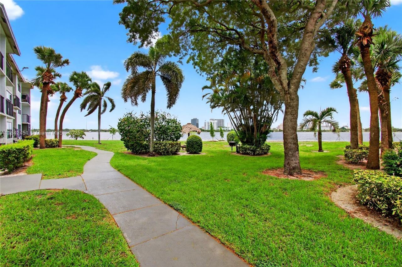 Please Call For Address, Unit 22, West Palm Beach, FL 33401 Photo