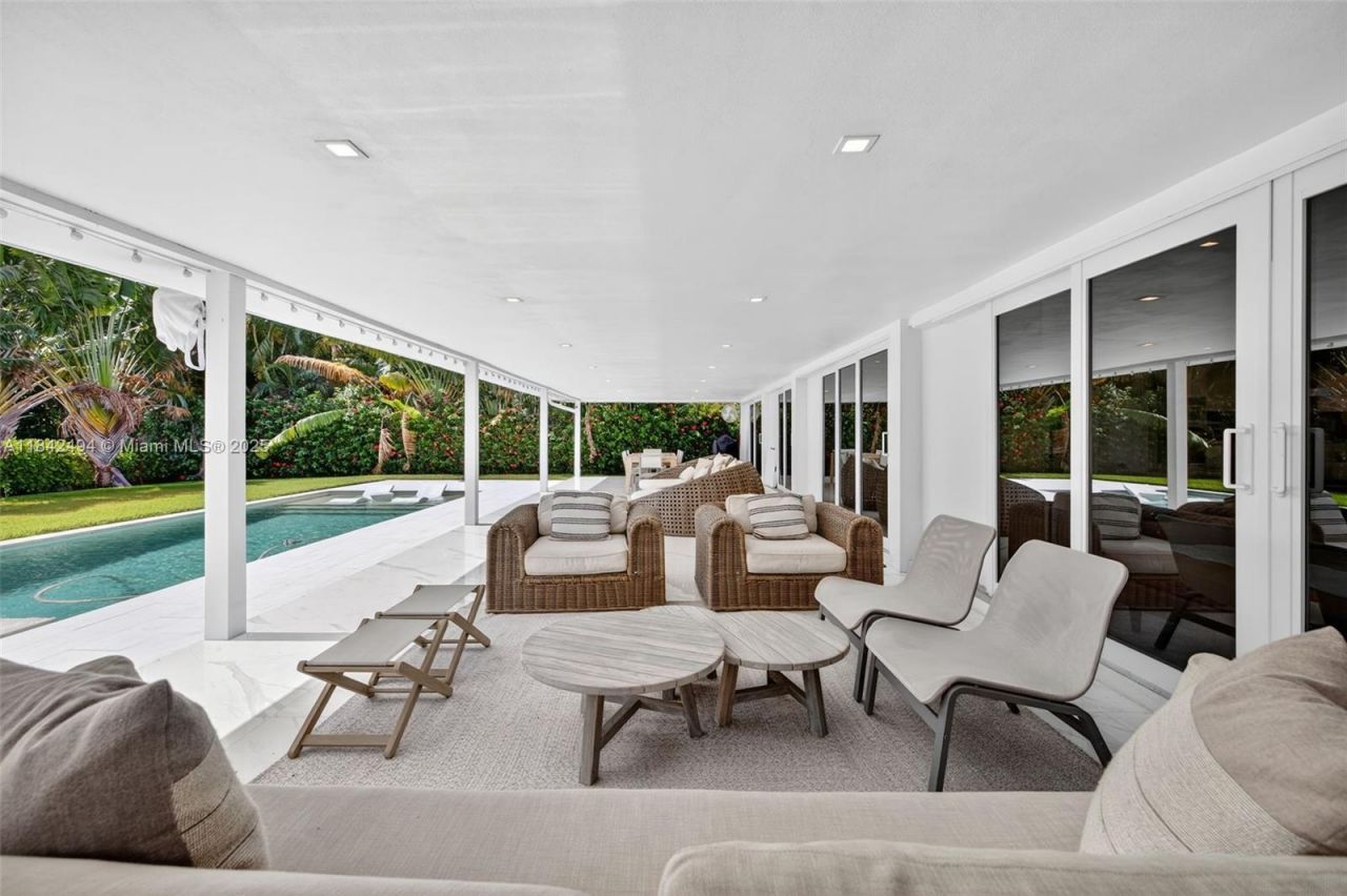 1001 Diplomat Pkwy, Hallandale Beach, FL 33009 Photo