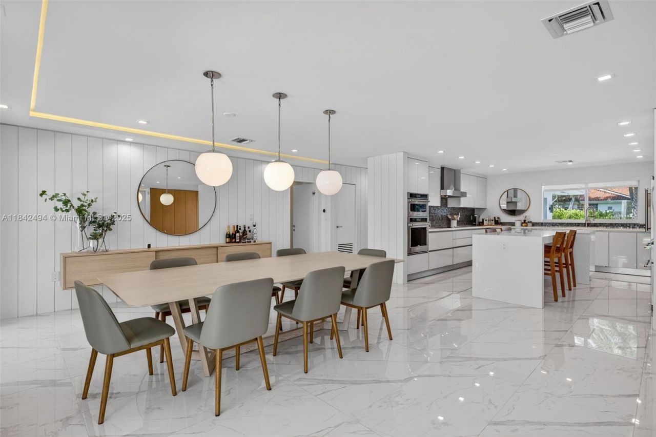 1001 Diplomat Pkwy, Hallandale Beach, FL 33009 Photo