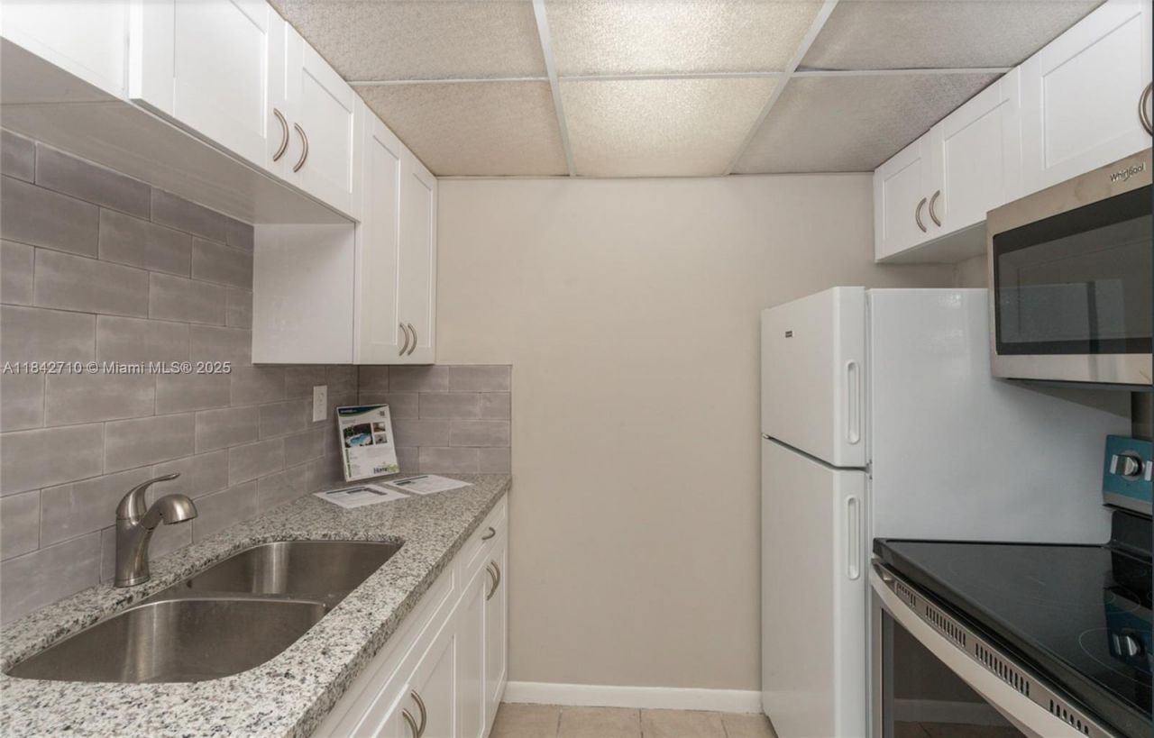 2145 Pierce St, Unit 218, Hollywood, FL 33020 Photo