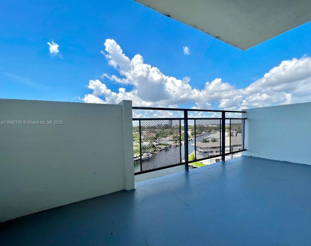 401 Golden Isles Dr, Unit 1011, Hallandale Beach, FL 33009 Photo