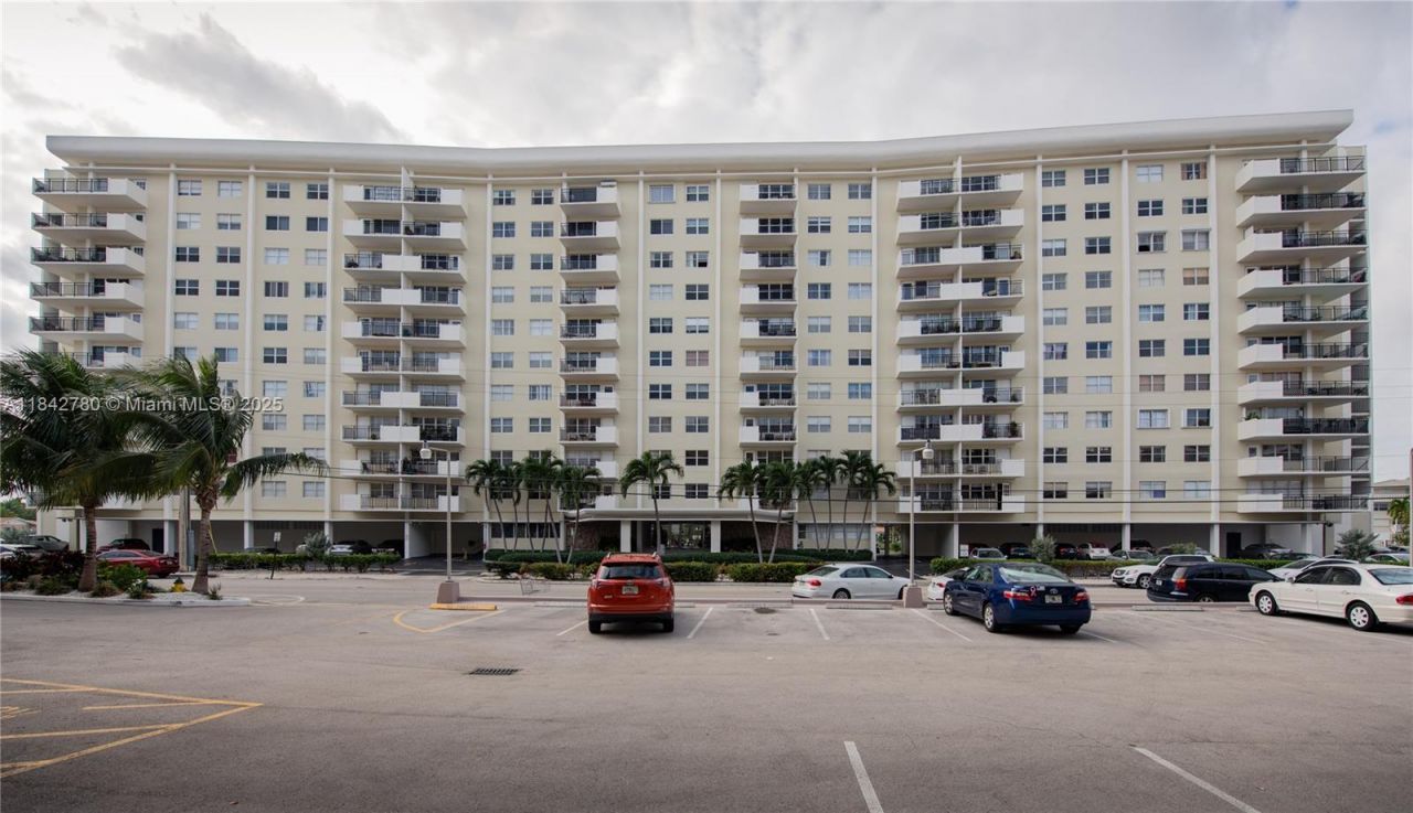 401 Golden Isles Dr, Unit 1011, Hallandale Beach, FL 33009 Photo