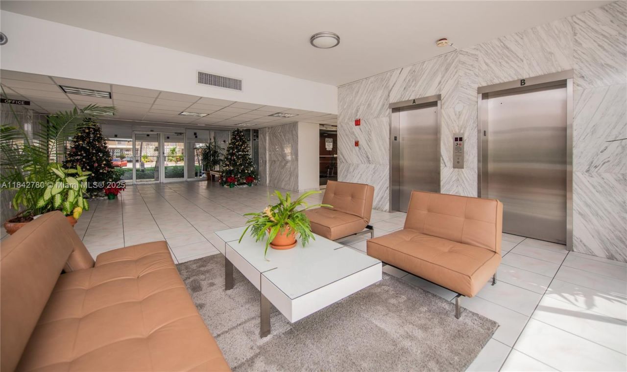 401 Golden Isles Dr, Unit 1011, Hallandale Beach, FL 33009 Photo