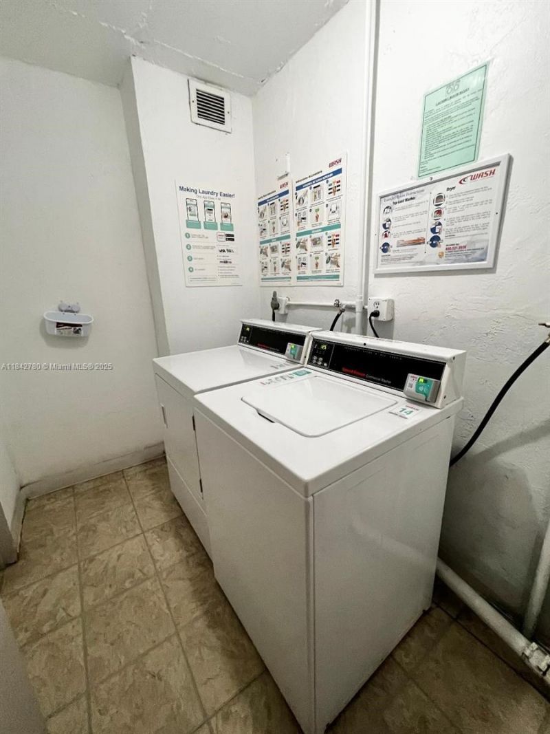 401 Golden Isles Dr, Unit 1011, Hallandale Beach, FL 33009 Photo